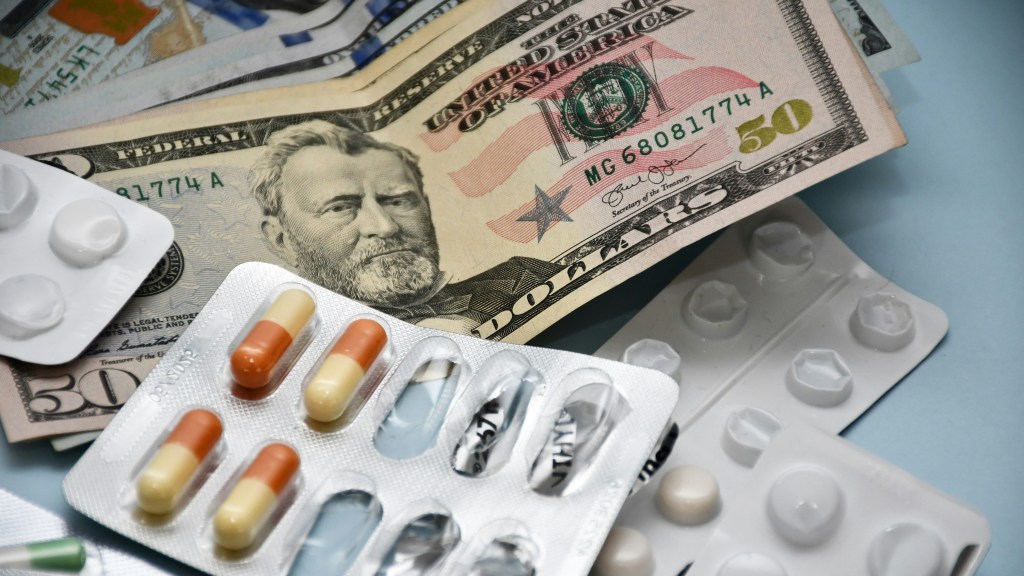 caglar-oskay-ED_4-IQyqqE-unsplash-1024x576 Study finds patent tactics inflate drug prices, burden US patients